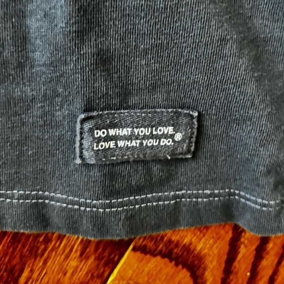 Life is good women’s size medium tshirt. Blue with bear mountain design. - Picture 6 of 8